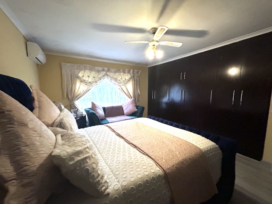 5 Bedroom Property for Sale in Beacon Bay Eastern Cape